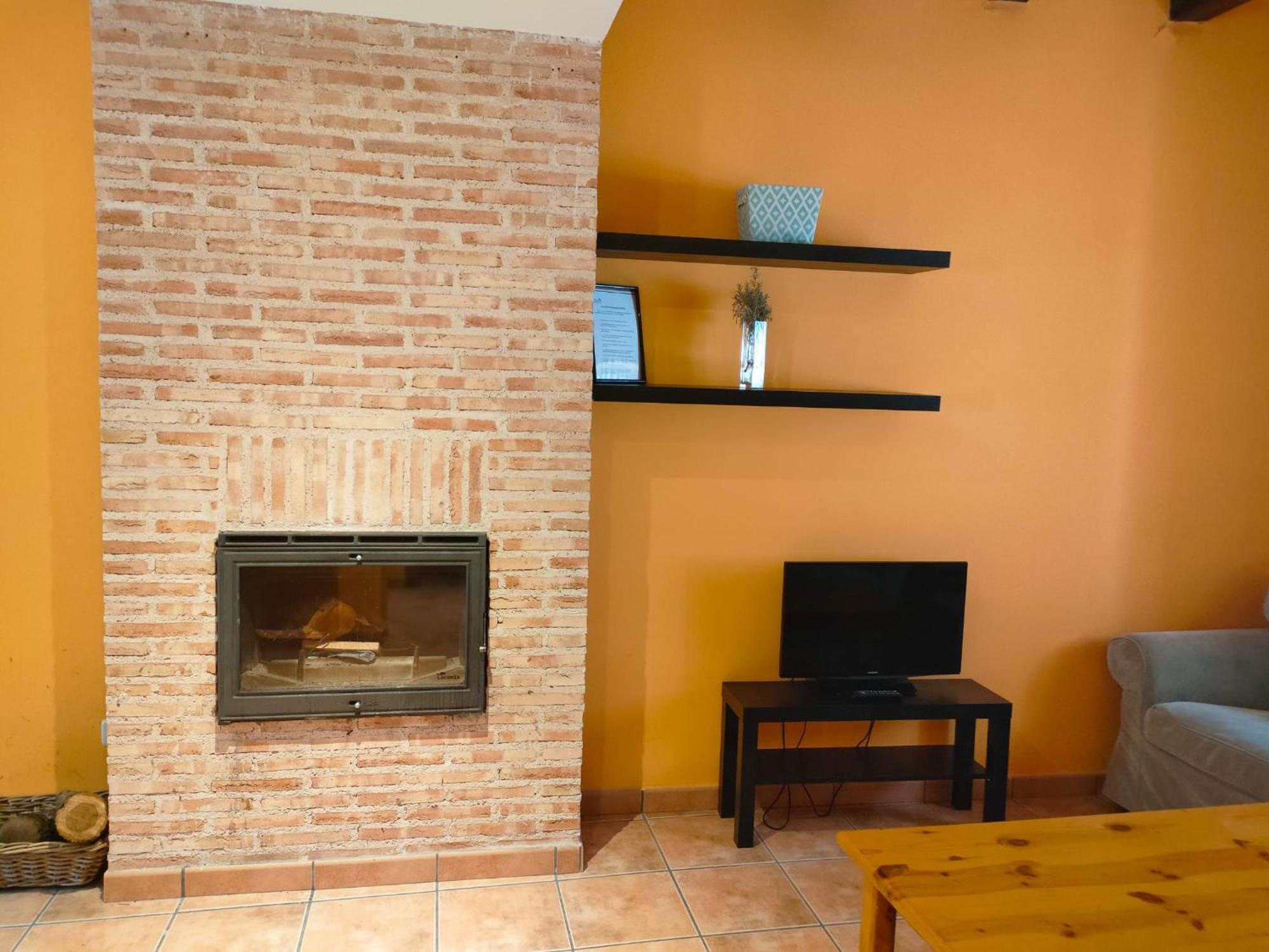 Alojamiento Antigua Casa De Telefonos El Berrueco Bagian luar foto